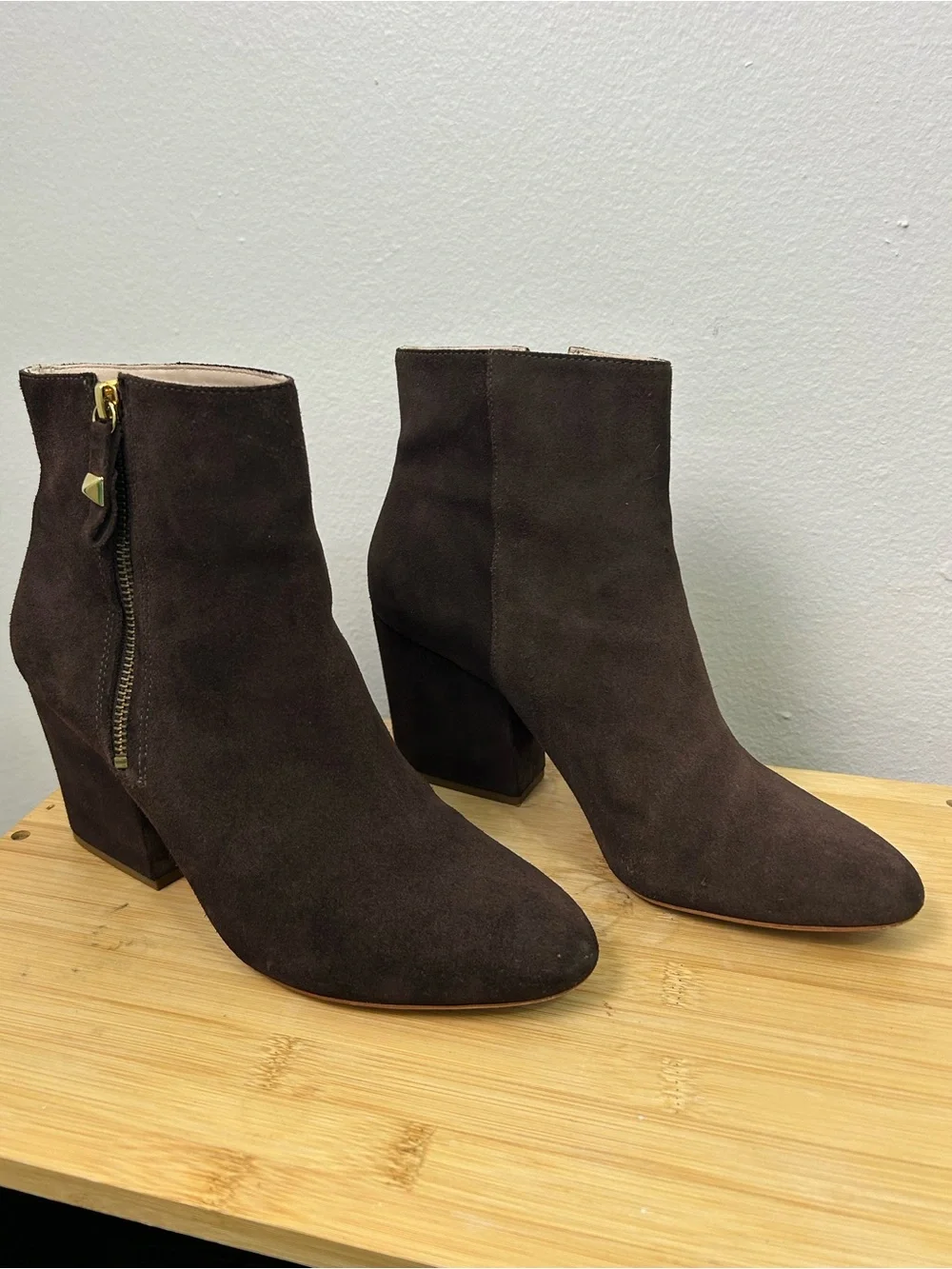 Kate spade New York Suede Ankle Boots Size 8.5M chocolate‎ Brown